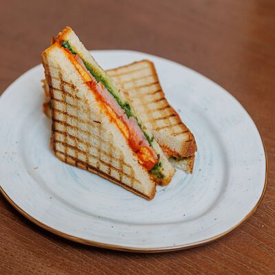 Сэндвич с ветчиной в Пряный Тимьян по цене 435 ₽