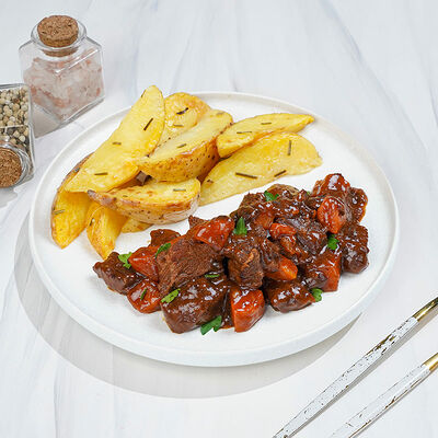 Говядина с черносливом и запеченным картофелем в Магбургер & Братья Караваевы по цене 295