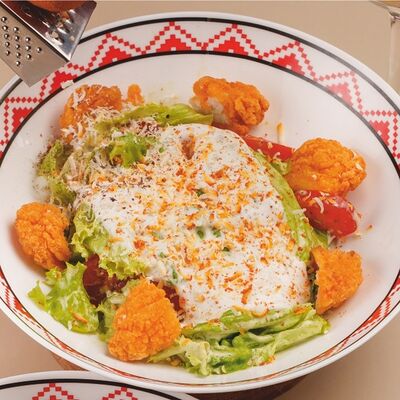 Салат с куриным попкорном в Два барашка по цене 519 ₽