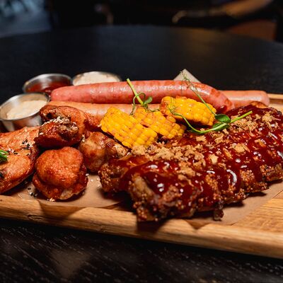 Мясной атомный сет в Harats pub по цене 1990 ₽