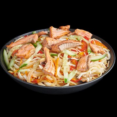 Wok лапша удон с лососем в СУШИ & PIZZA MIX по цене 570 ₽