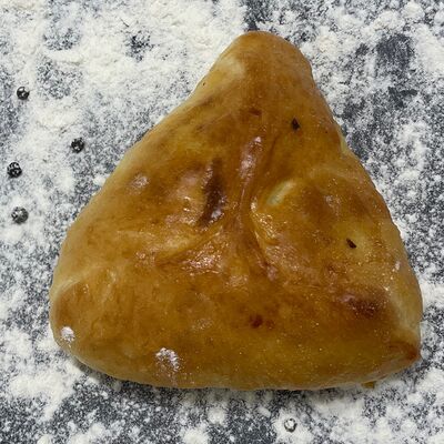 Пирожок с картошкойв Кафе нут по цене 105 ₽