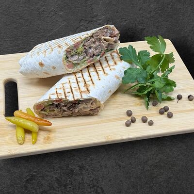 Шаурма с курицей в Донар на мангале по цене 420 ₽