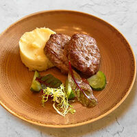 Парочка мясных котлет в Хуторок на Пушкина