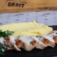 Куриное филе на гриле в Гриль-бар Draft