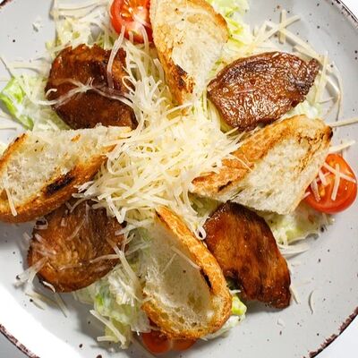 Салат Цезарь в Street Food Market по цене 432 ₽