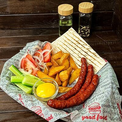 Колбаски с картофелем по-деревенски в Good Food по цене 518 ₽