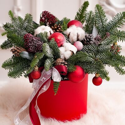 Шляпная коробка из нобилиса №10в SOK - клубника в шоколаде по цене 4990 ₽