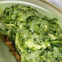 Запеченная грудка с сыром и шпинатом в Rock wave cafe