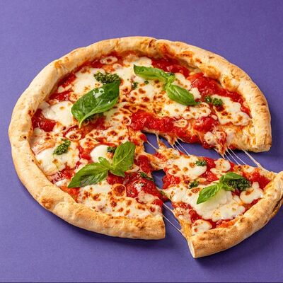 Пицца Маргарита в Шоколадница по цене 675 ₽