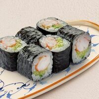Ролл с креветкой и огурцом в Урюк