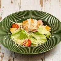 Салат Цезарь с курицей в Wilkins