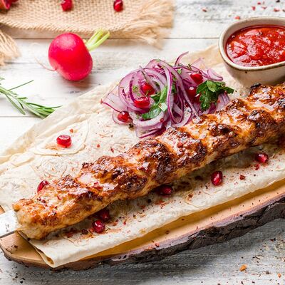 Люля-кебаб из курицы на углях в Я люблю шашлык по цене 615 ₽
