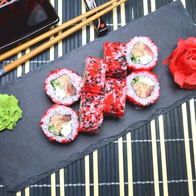 Холодный ролл Цукияма в 4 Лосося по цене 429