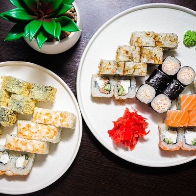 Сет Мега микс в Суши Море Мото по цене 1818 ₽