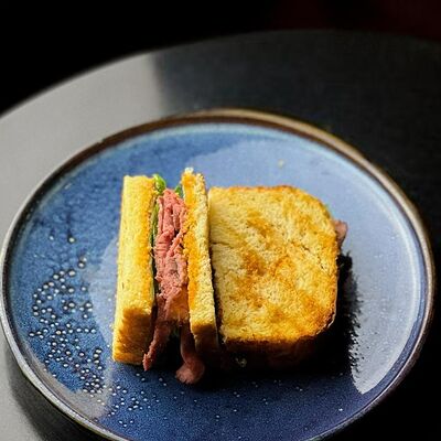 Сэндвич с ростбифомв Нобель по цене 450 ₽