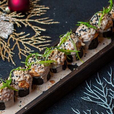 Запеченный ролл с креветкой в Pro Azia по цене 790 ₽