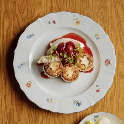 Сырники с томленым виноградом в La Biga по цене 650 ₽