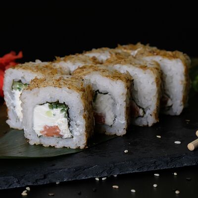Бонито с лососем в Caviar Rolls по цене 637 ₽