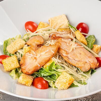 Салат Цезарь с курицей в Дворец свадеб по цене 625 ₽