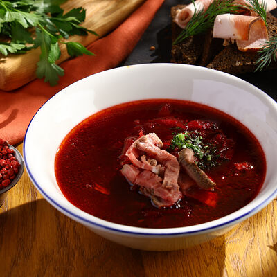 Борщ с копченой говядиной в BBQ Beer Restaurant по цене 710 ₽