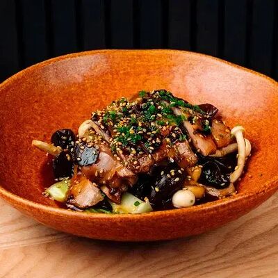 Цыпленок якинику c грибами в Tsunami по цене 950 ₽