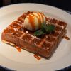 Вафля с муссом из белого шоколадав Encore cafe по цене 450