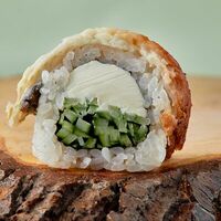 Ролл Филадельфия с угрем в Двор Помидор