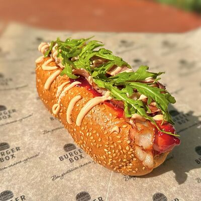 Хот-Дог Брусничный вайб в Burger Box по цене 530 ₽