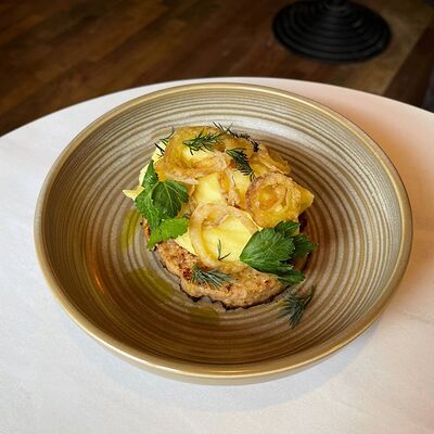 Ланч: салат и горячее в Блеск по цене 390