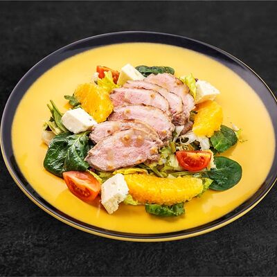 Салат с уткой в Yo!Bento по цене 540 ₽