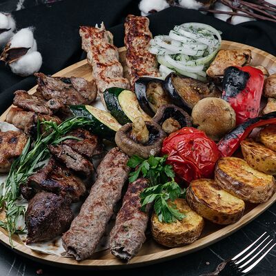 Ассорти шашлыков в ALEX ROYAL RESTAURANT по цене 4200 ₽