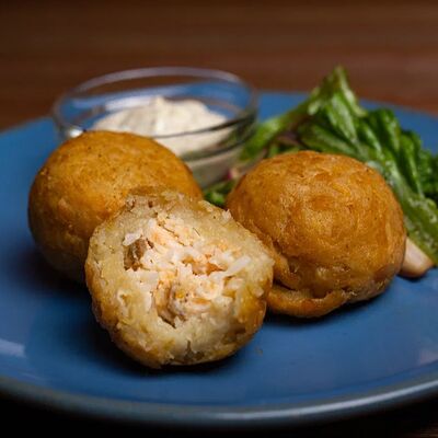 Кнедлики с лососем и снежным крабом в Кнедлик по цене 560 ₽