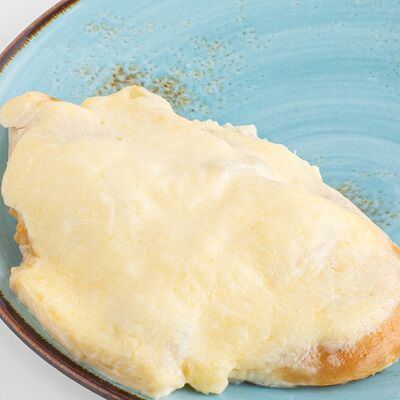 Куриное филе, запеченное с ананасом и моцареллой в Вилка Ложка по цене 278 ₽