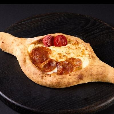 Хачапури по-аджарски с пеперони в ЛАЛИКО ГРУЗИНСКАЯ КУХНЯ по цене 840 ₽