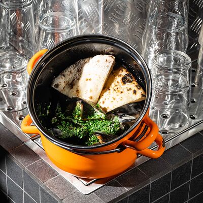 Мидии, трюфельный соус в Водокачка по цене 890 ₽