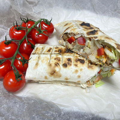 Классическая шаурма с курицей в лаваше в Марк по цене 380 ₽