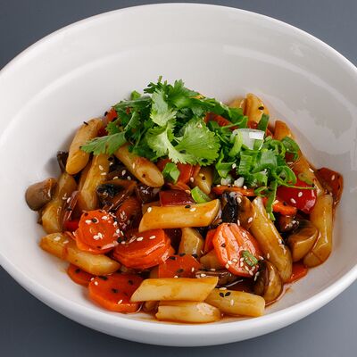 Токпокки с овощами в MO by Matisov по цене 599 ₽