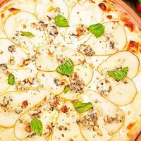 Пицца с грушей и горгонзолой в Tempo Della Pizza