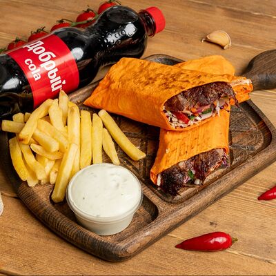 Комбо донер в сырном лаваше с говядиной в НАШ Шеф Донер по цене 860 ₽