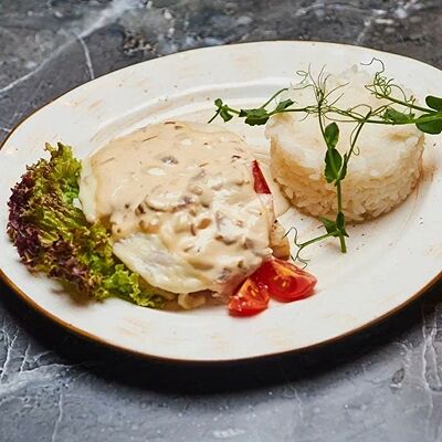 Филе морской рыбы, запеченное под сливочным соусом в Maki Family по цене 599