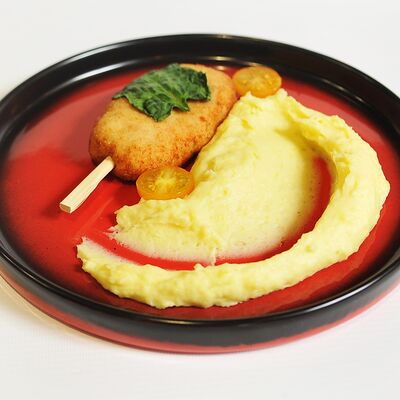 Куриное эскимо с картофельным пюре в Имбирь по цене 230 ₽