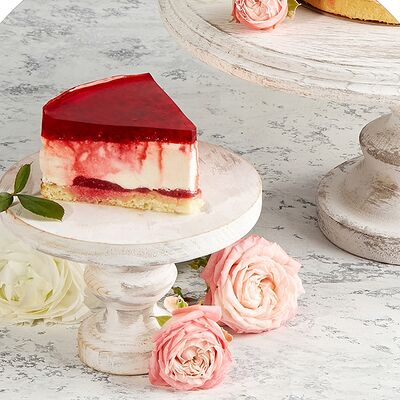 Пирожное Ягодный чизкейк в Кондитерская СантОноре по цене 189 ₽