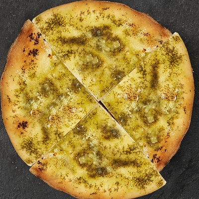 Мини-лепешка с чесноком и соусом песто в Mojo по цене 210