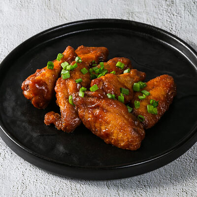 Куриные крылья Black Pepper/ двойная порция в Гриль-паб ЕрмолаевЪ по цене 955 ₽