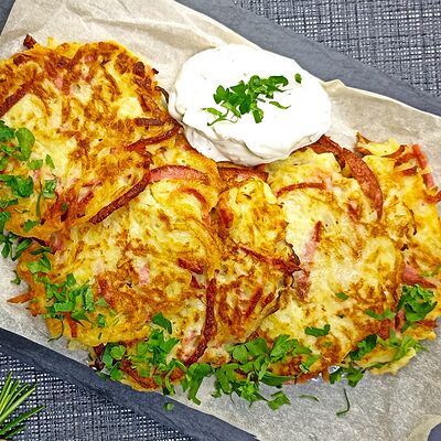 Драники с салями и сметаной в Sisters Food по цене 299