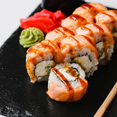 Запеченная филадельфия в Панда Бистро по цене 597 ₽