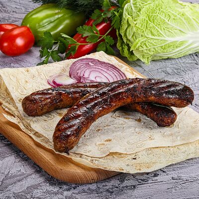 Баварская говяжья колбаска в Шашлык и Шаурма по цене 385 ₽