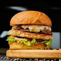 Бургер с картофельным драником в Mesto Burger