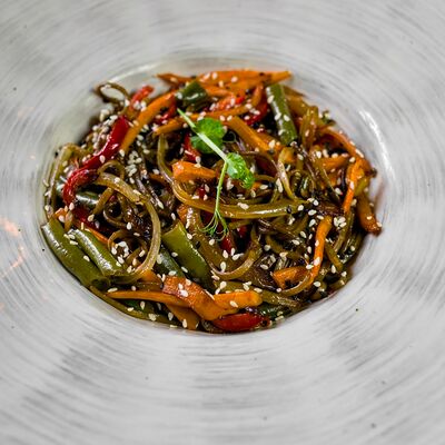 Соба с овощами в Restobar Первый & Ресторан доставки Личный повар по цене 259 ₽